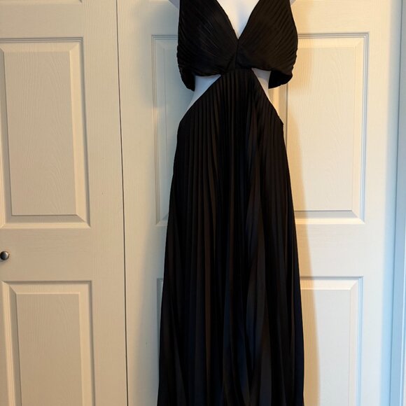 A&F Giselle Pleated Cutout Maxi Dress - Picture 2 of 6